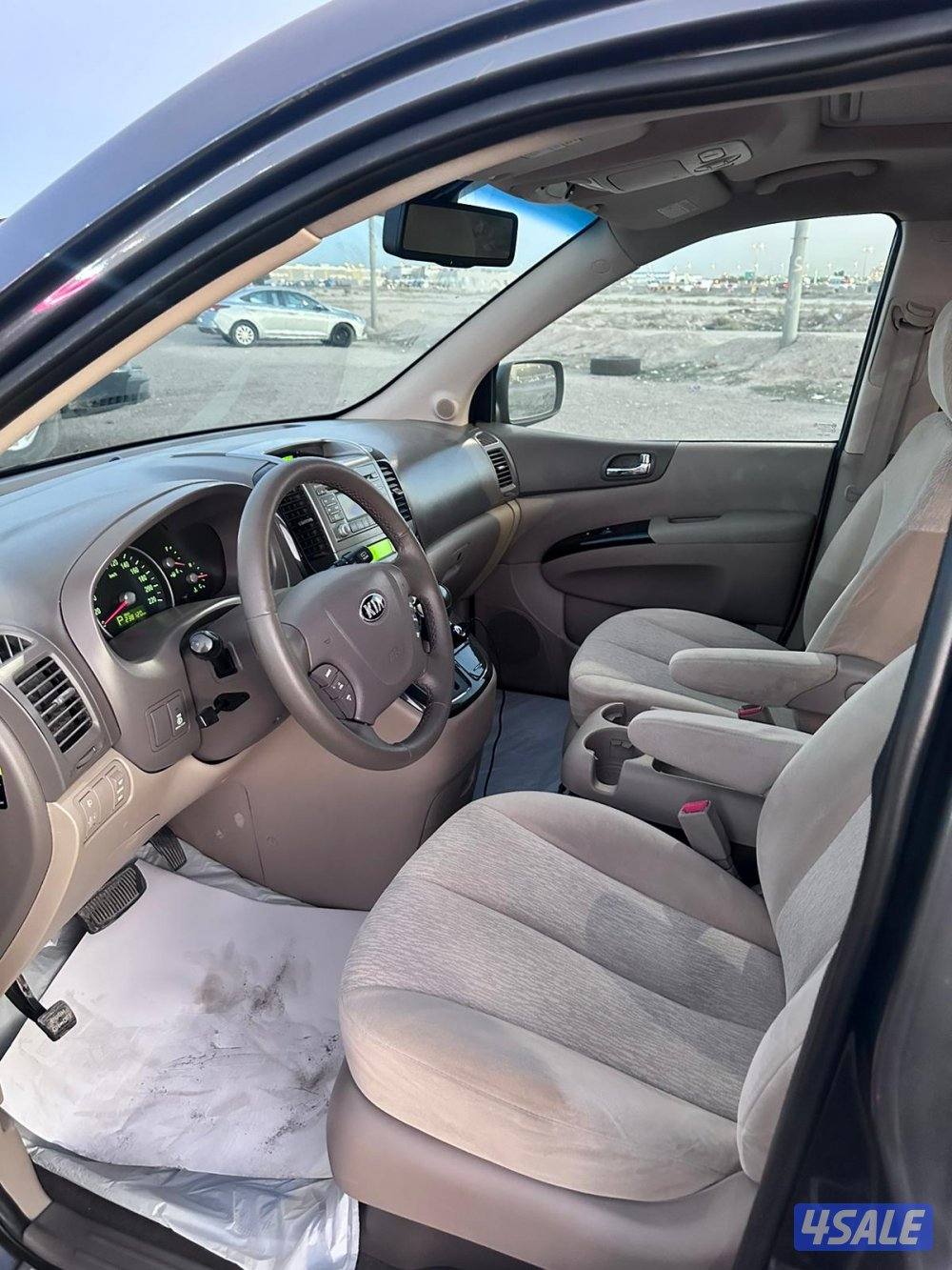 للبيع كيا كرنفال كاملة المواصفات فتحه موديل 20136