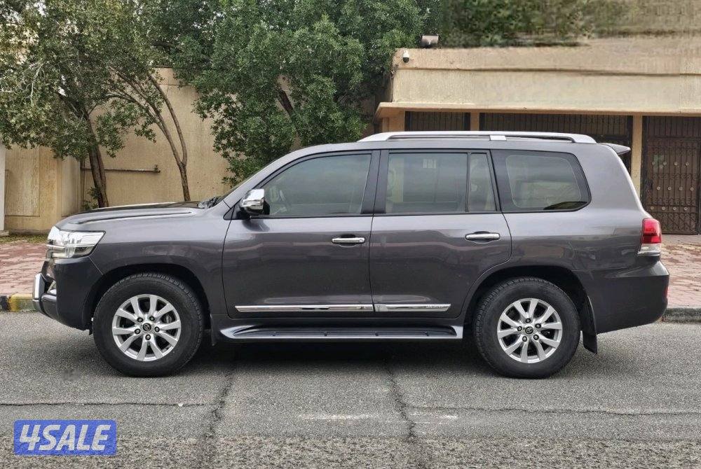 Toyota Land-Cruiser GXR 20160