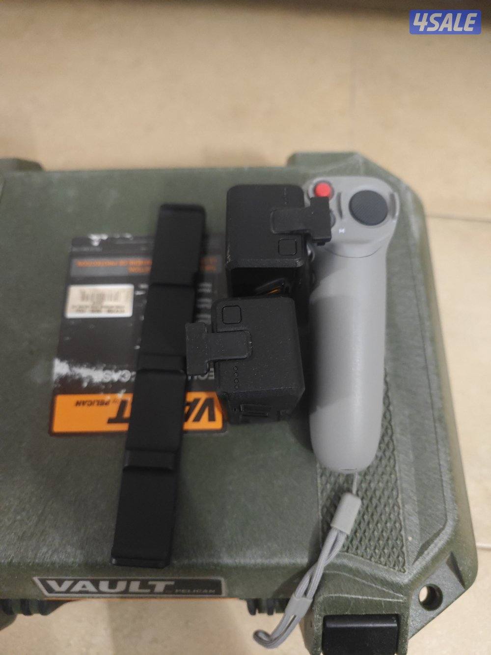 للبيع بطاريات و شحن و موشن كنترول dji avata 10