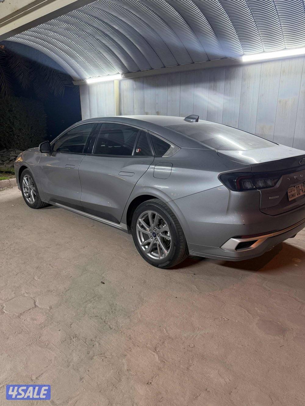 فورد تورس 2024 رمادي2