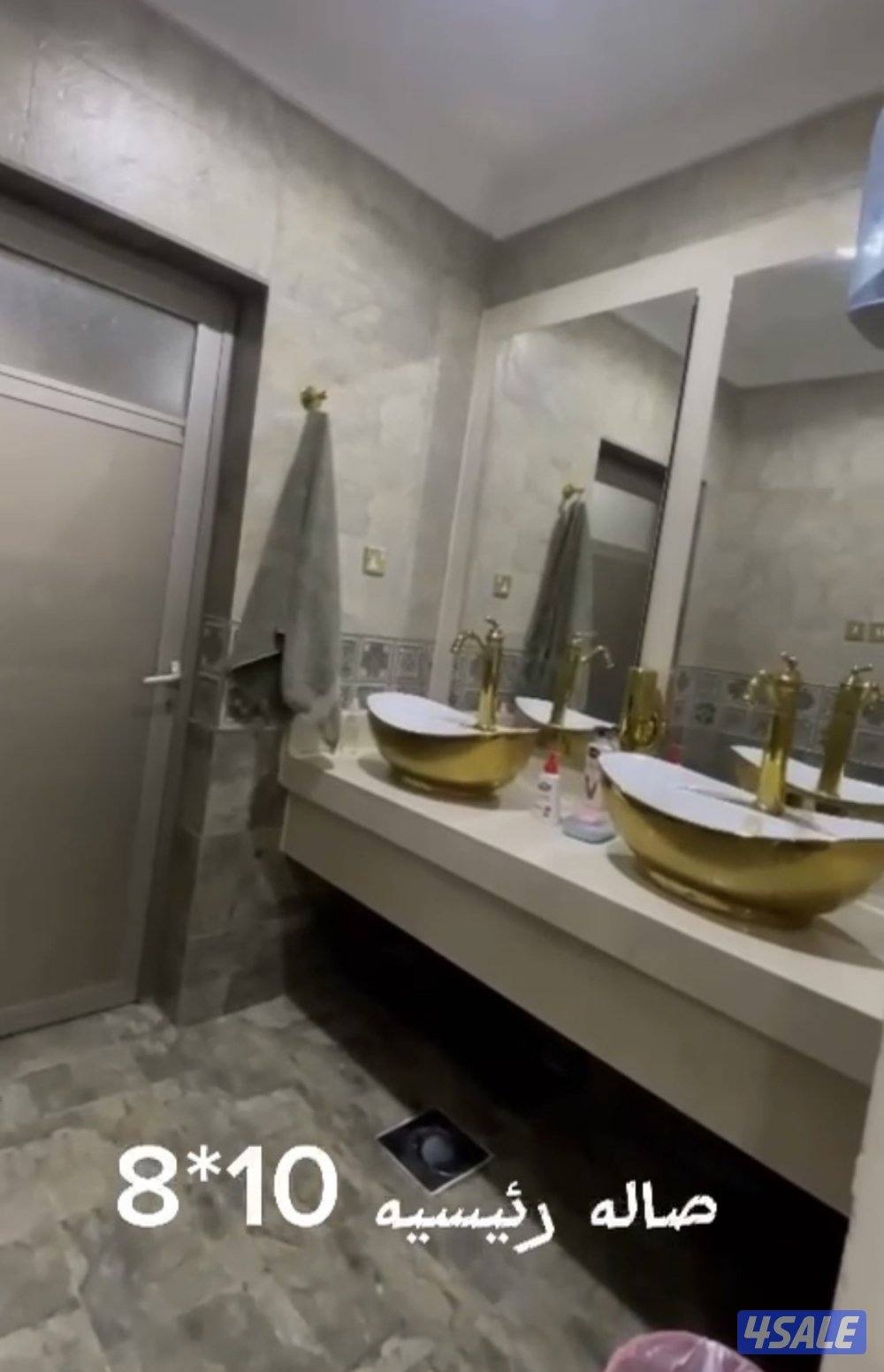 للبيع بيت النعيم دورين ونصف راس زاوية5