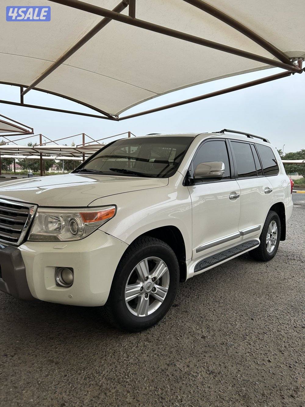 للبيع لاندكروزر 2012 جي اكس ار 8 سلندر2