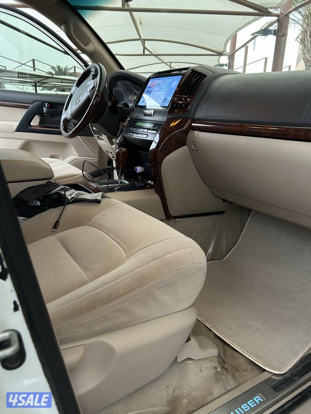 للبيع لاندكروزر 2012 جي اكس ار 8 سلندر4