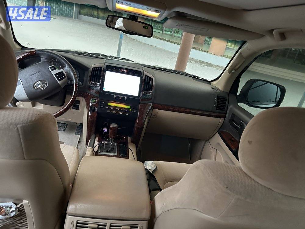 للبيع لاندكروزر 2012 جي اكس ار 8 سلندر6