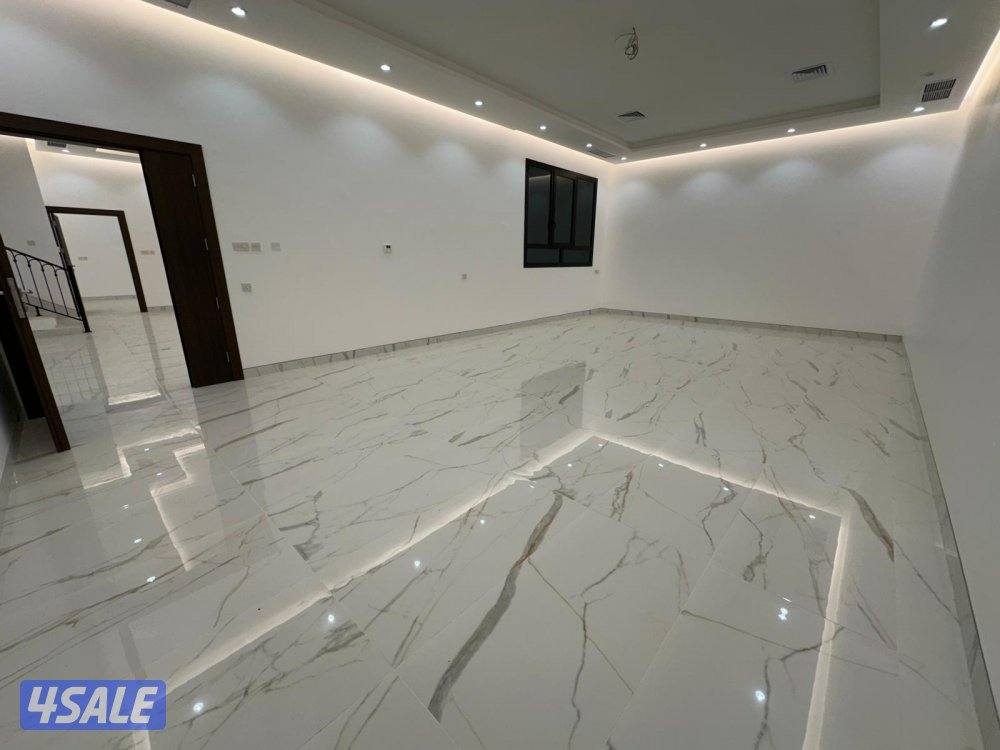 دوبلكس للإيجار بالعمريه قطعه 32