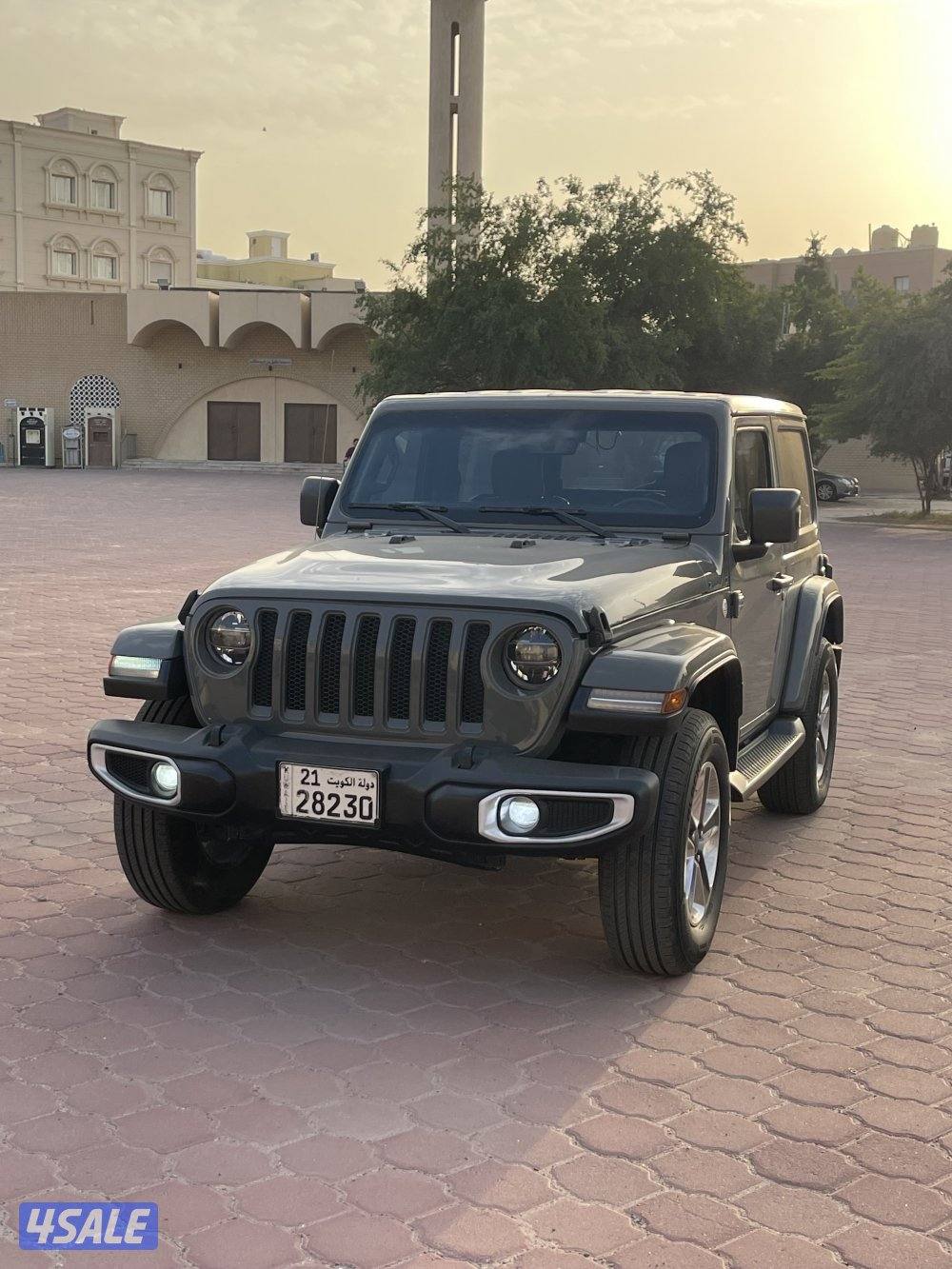 للبيع رانجلر ٢٢ صحارى لون رمادي سيلينيت شرط الفحص1