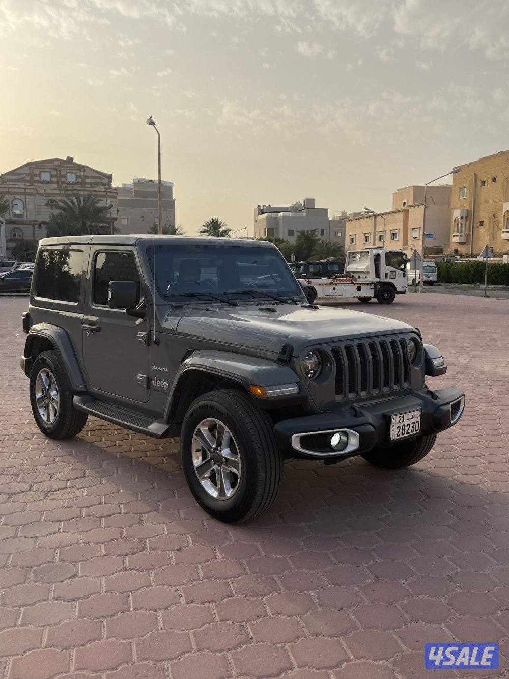 للبيع رانجلر ٢٢ صحارى لون رمادي سيلينيت شرط الفحص2