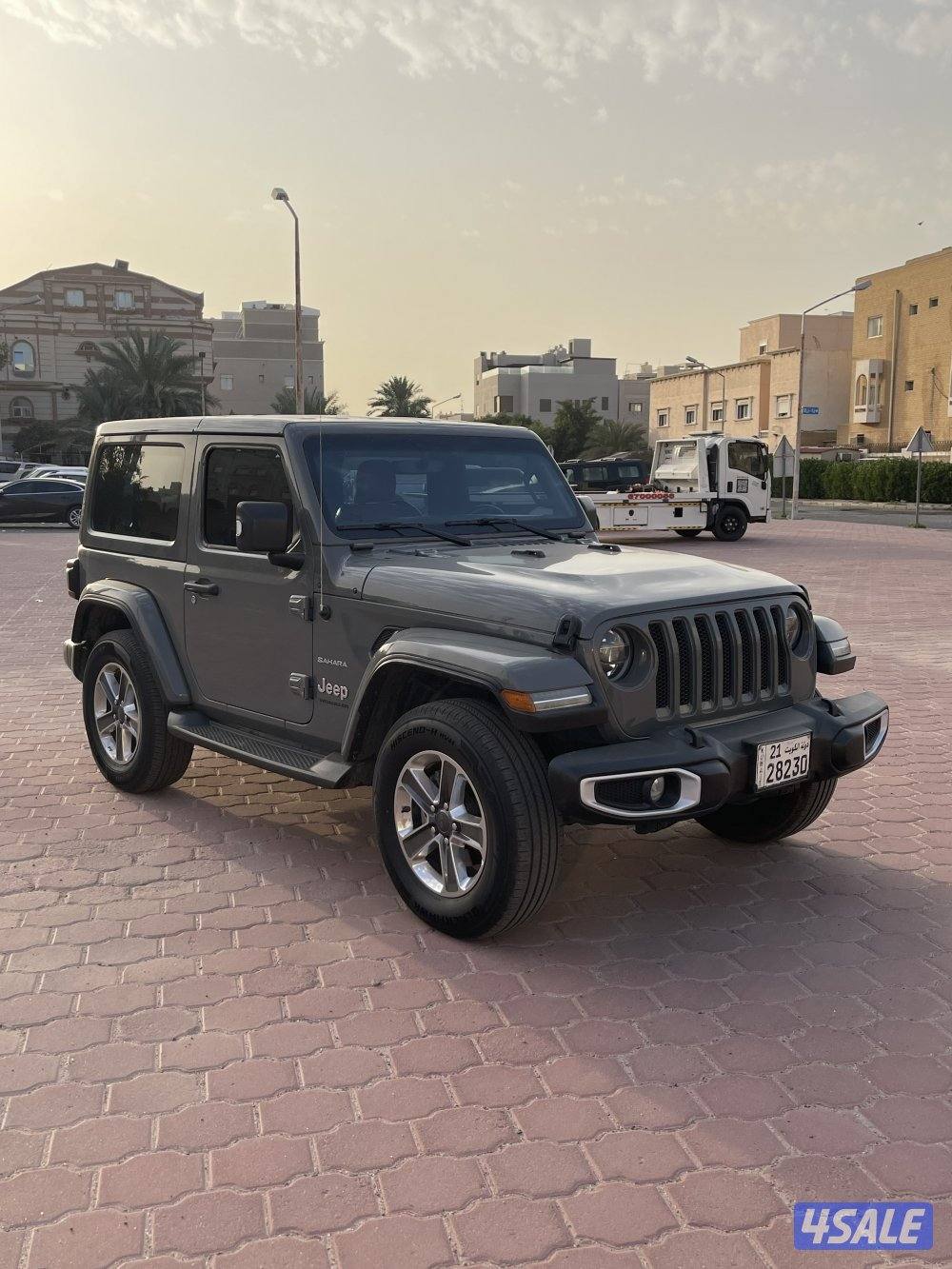 للبيع رانجلر ٢٢ صحارى لون رمادي سيلينيت شرط الفحص10