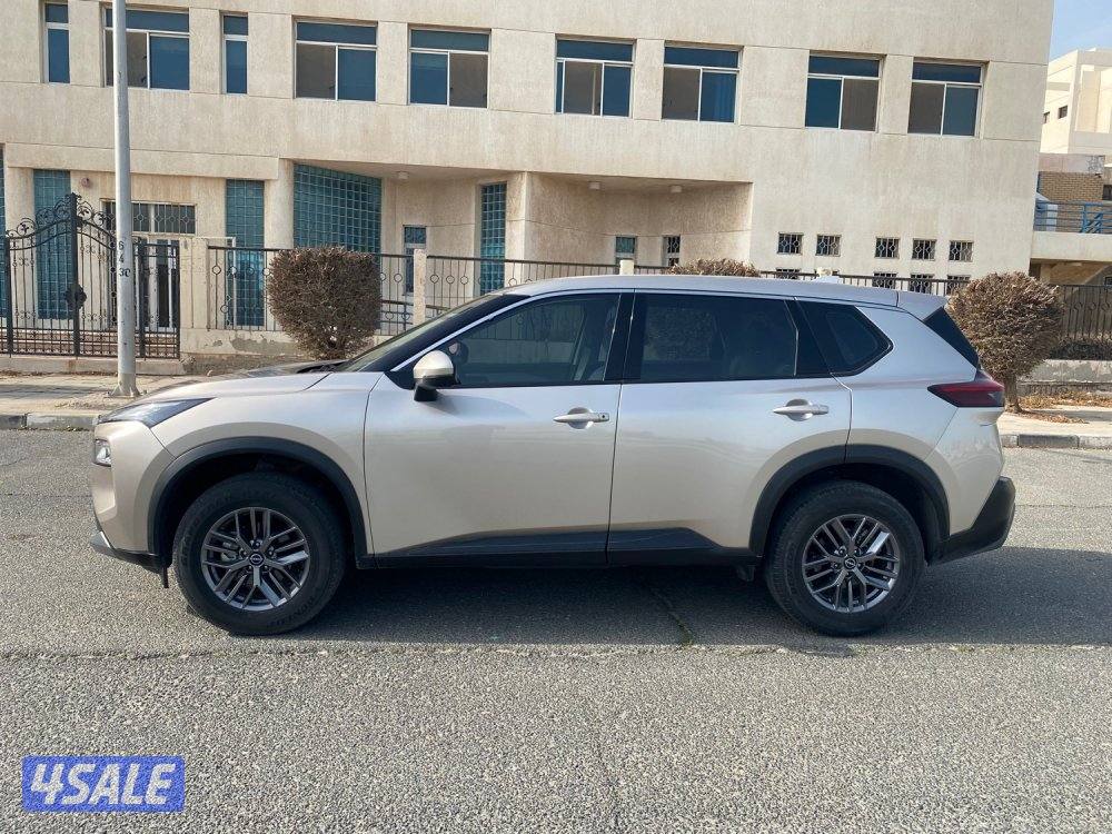 نيسان اكس تريل 2023 صبغ الوكاله عداد23 الف سيرفس منتظم 5 راكب بدون دبل0