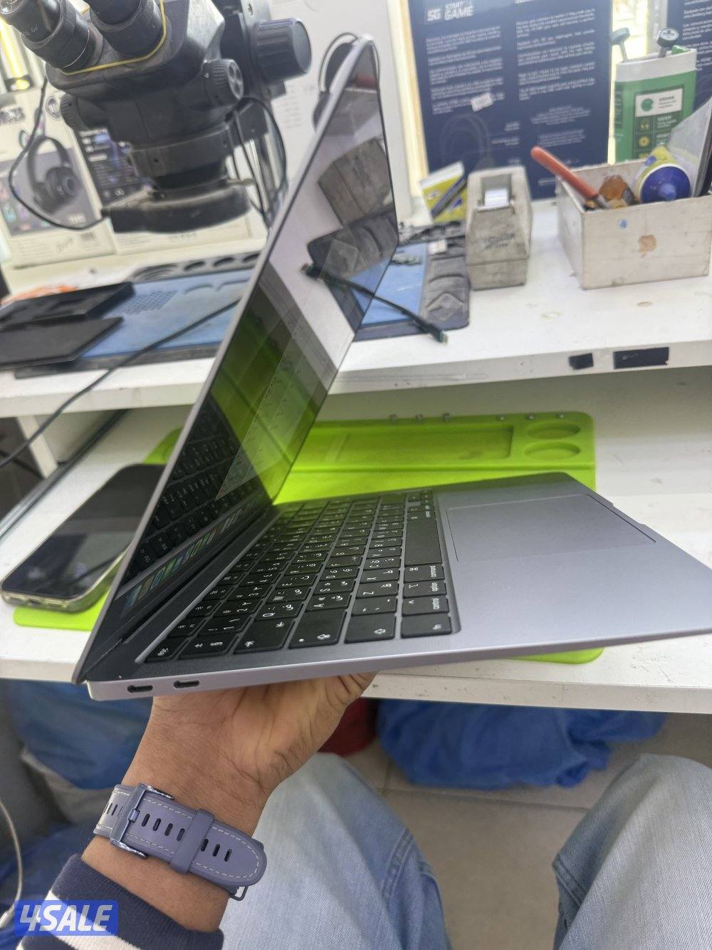 MacBook Air 2020 13inch 256gb 8gb ram good condition used like new3