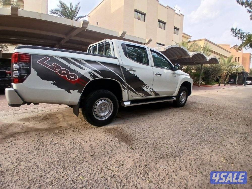ميتسوبيشي2020/L200عداد22 الف وارد الوكاله قير عادي  دبل قير5