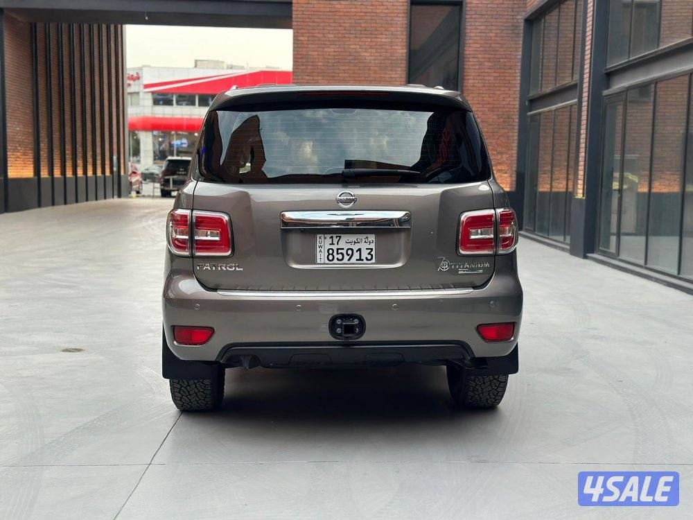 للبيع نيسان باترول موديل ٢٠١٩  عداد ١٧٠ الف سيرفيس وكالة وارد الوكالة4