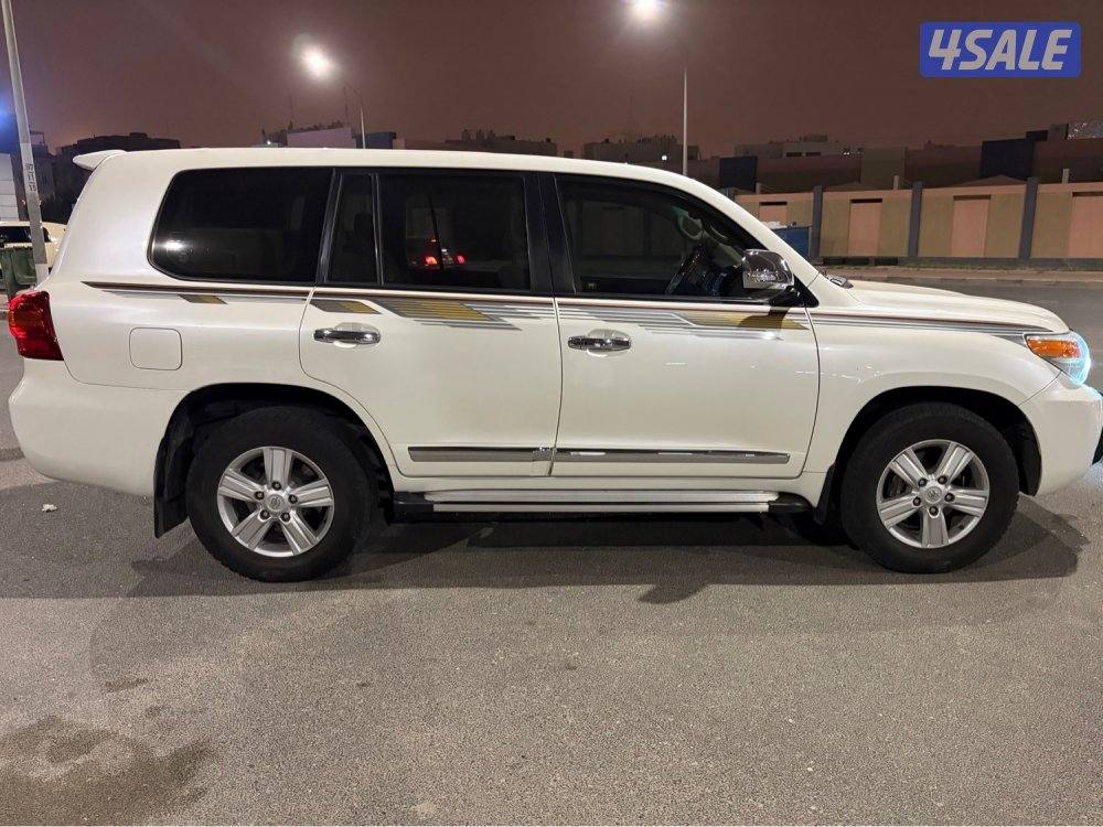 للبيع جيب لاند كروزر 20143