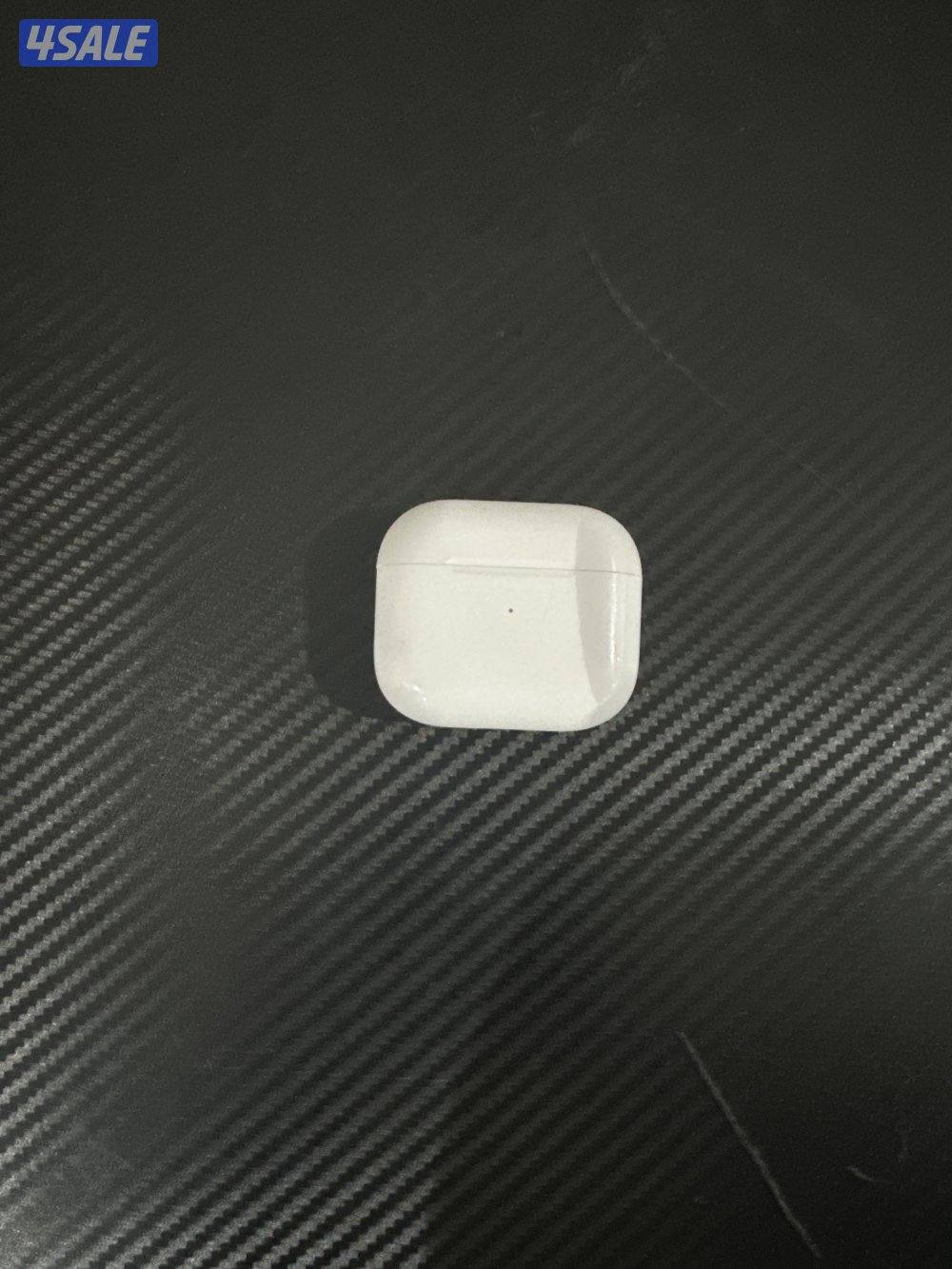 ‏للبيع سماعات ما فيها شي جيدة التواصل1