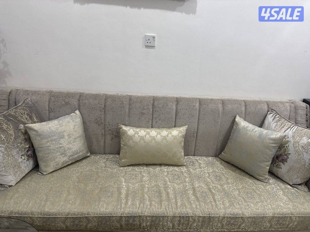 كنب ثلاث قطع مستعمل باحسن حال0