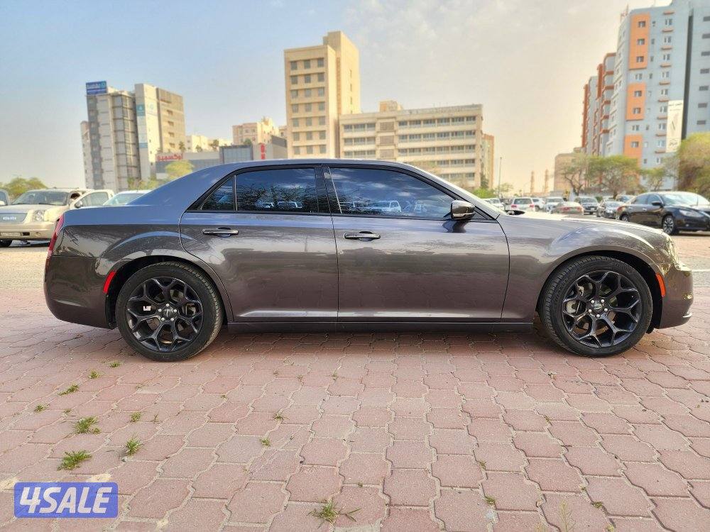 للبيع كرايلسر 300S عداد 108 ألف موديل 2021البدي قطعة شرط الفحص بالكامل3