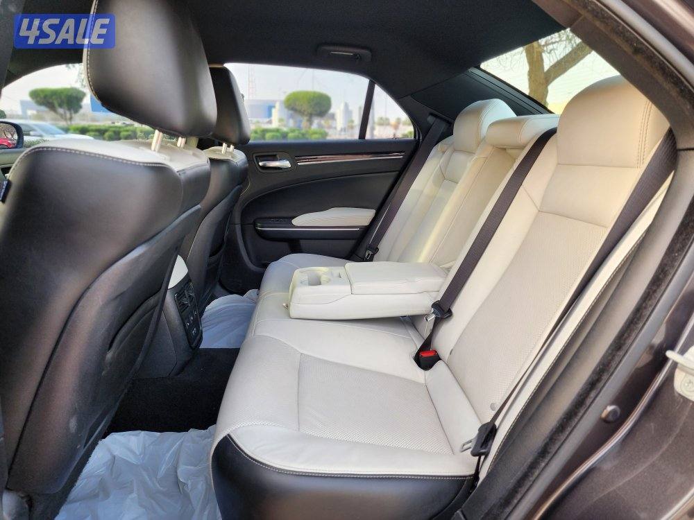 للبيع كرايلسر 300S عداد 108 ألف موديل 2021البدي قطعة شرط الفحص بالكامل5