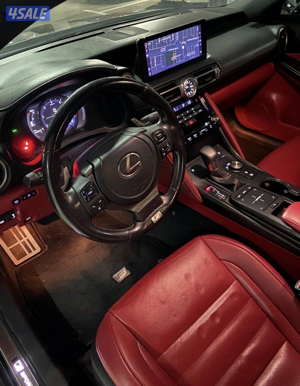 لكزس is350fsport 2021 وارد الوكالة كامل المواصفات اسود من الداخل احمر7