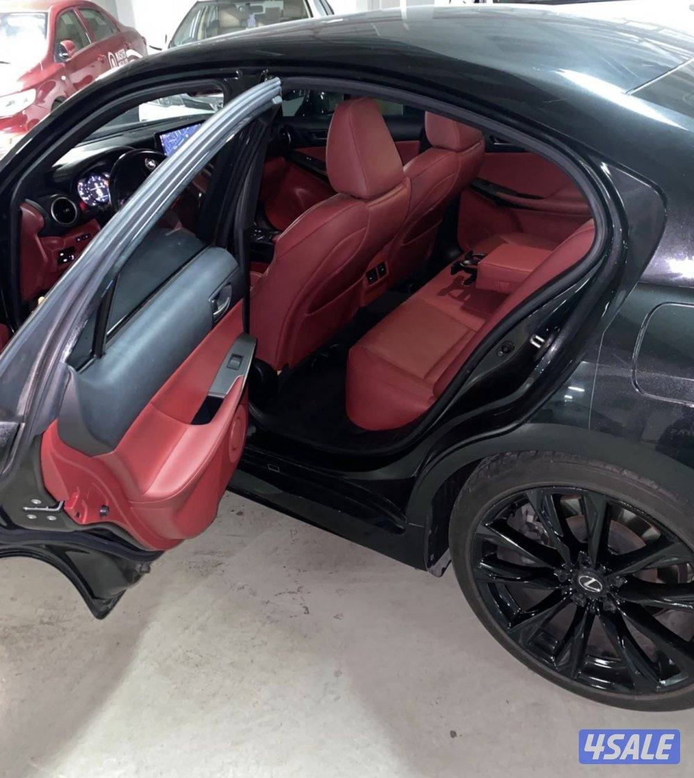 لكزس is350fsport 2021 وارد الوكالة كامل المواصفات اسود من الداخل احمر8