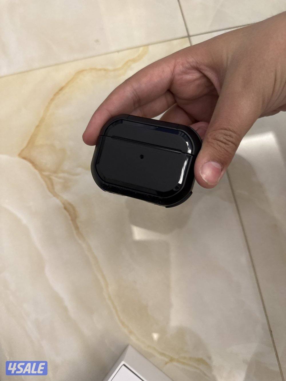 سماعات اير بودز برو 2 استعمال خفيف مدة شهرين الفرده اليمين ضايعه3