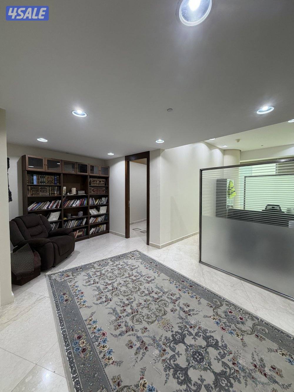 للايجار مكتب ١٨٠ متر فى اكشخ برج بالديره برج كيبكو3