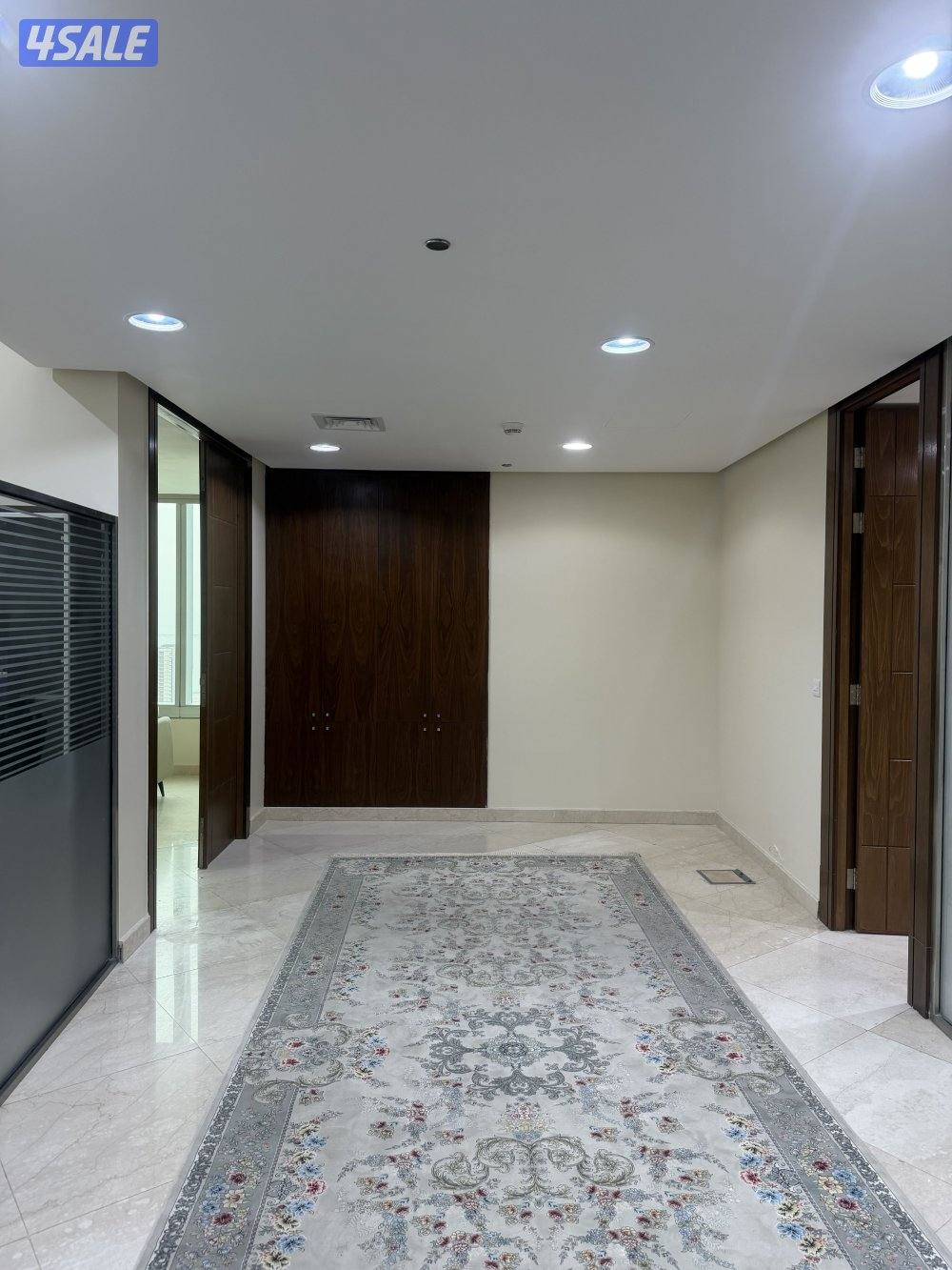 للايجار مكتب ١٨٠ متر فى اكشخ برج بالديره برج كيبكو7