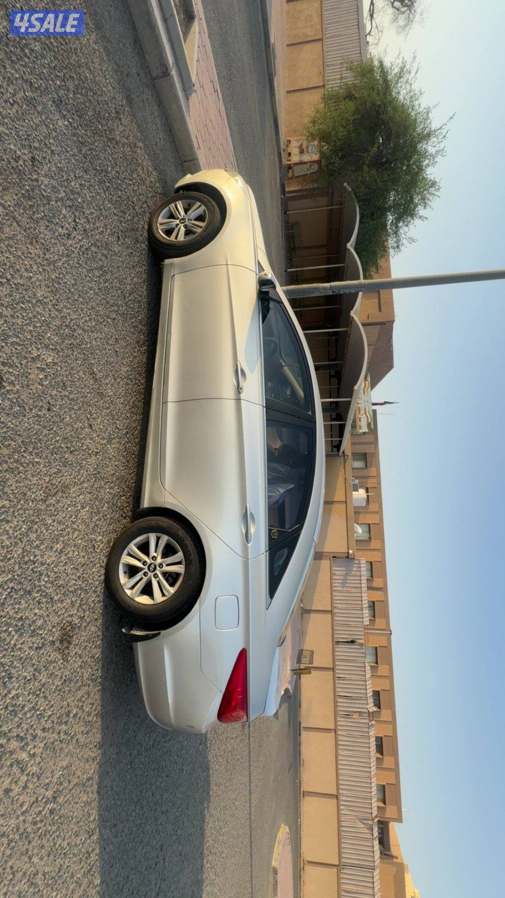 للبيع سوناتا موديل ٢٠١٢ اللون سلفر شرط الفحص التواصل وتساب فقط عدم ال6