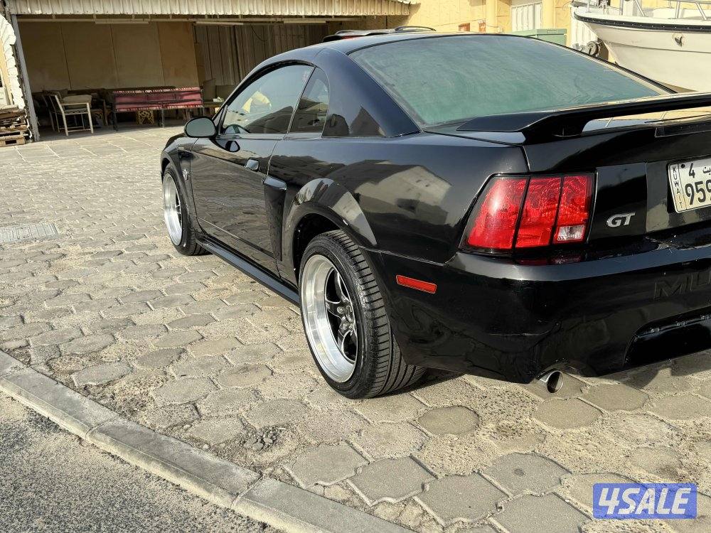 للبيع موستنق ٢٠٠١2