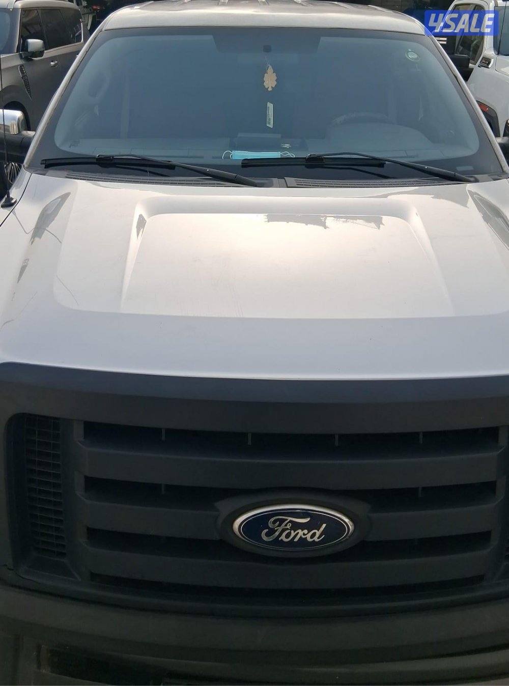 للبيع وانيت فورد 2010 باب واحد ما فيه دبل استعمال يومي1