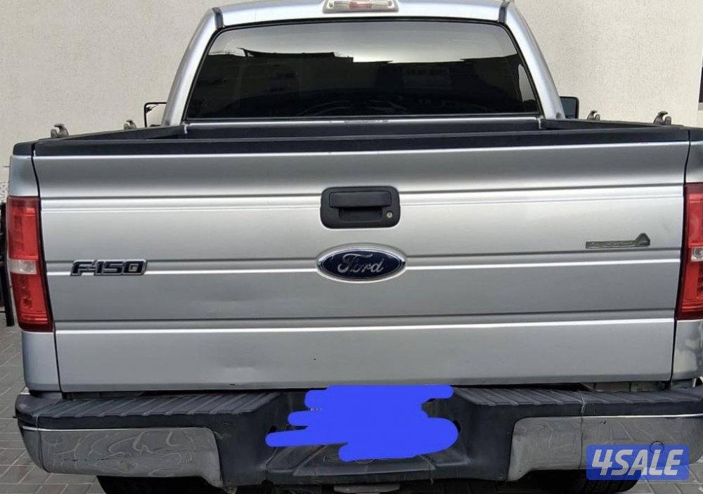 للبيع وانيت فورد 2010 باب واحد ما فيه دبل استعمال يومي2