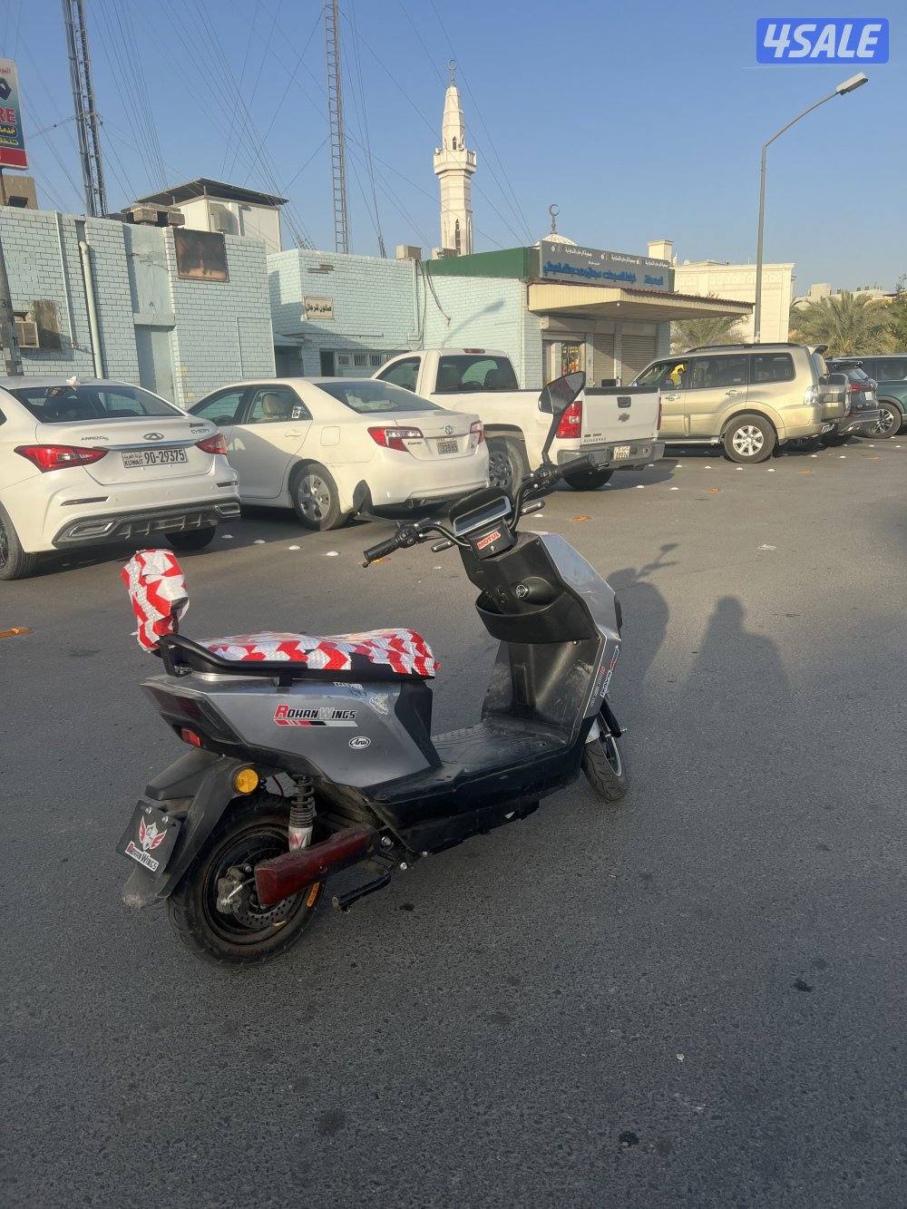 سكوتر كهربه نضيف مافيه شي ماشي 14000