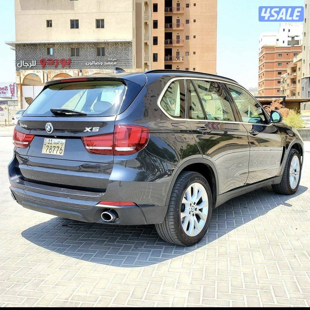 فرصة نادرة - ملف كامل بكل فواتير الوكالة - للبيع BMW X5 موديل 20142