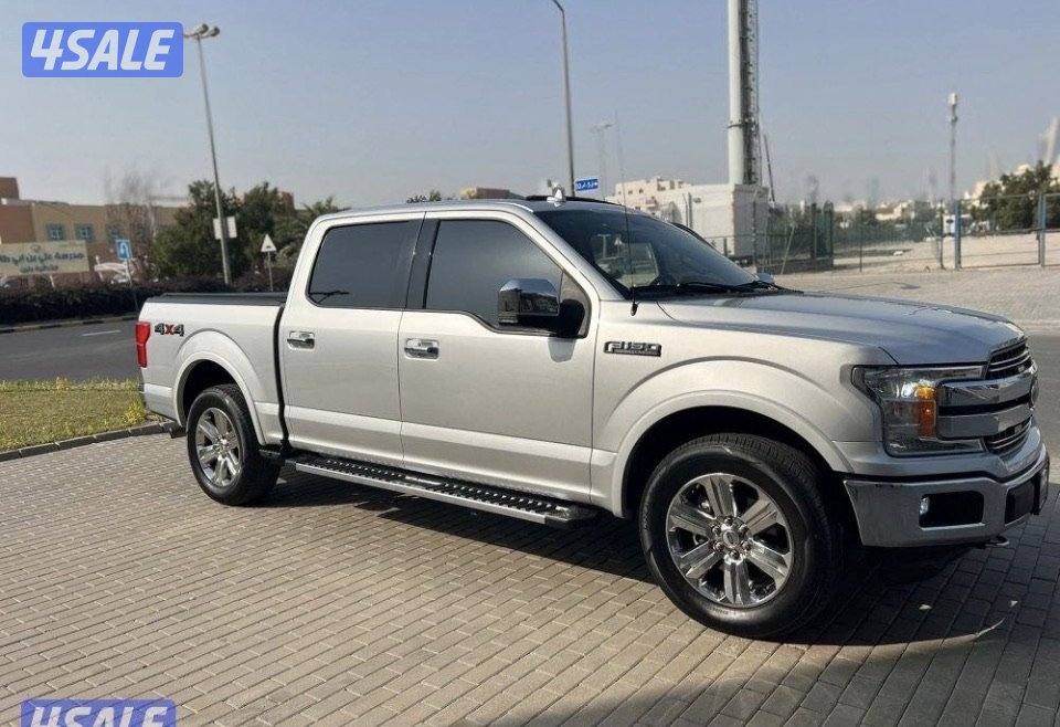 للبيع وانيت فورد لاريت كامل المواصفات2