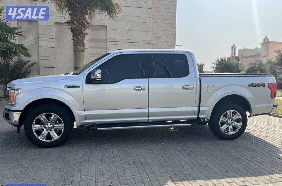 للبيع وانيت فورد لاريت كامل المواصفات4