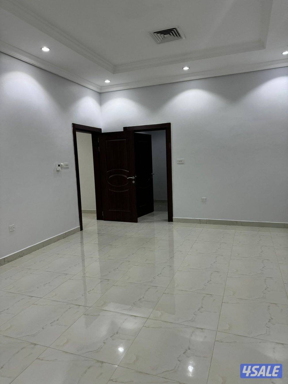 للايجار دور ارضي كبير بطن وظهر جابر الاحمد1