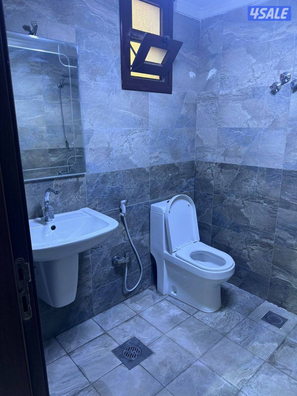 للايجار دور ارضي كبير بطن وظهر جابر الاحمد5