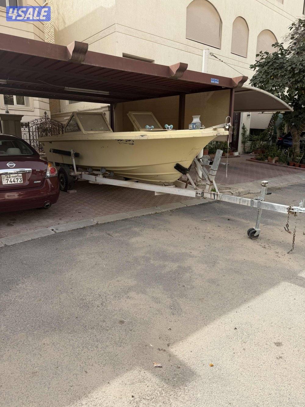 للبيع طراد الاتحاد ٢١ قدم شرط الفحص يحتاج بطاريتين وتصفيه ودق سلف وامش0