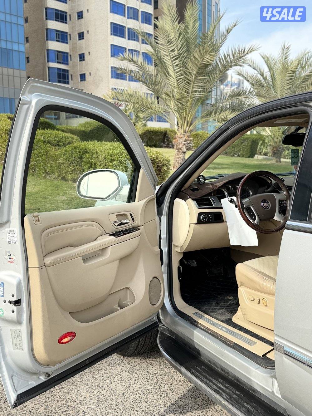 اسكاليد موديل 2010الدرجه الأولي صبغ وكالة كامل المواصفات شرط الفحص6