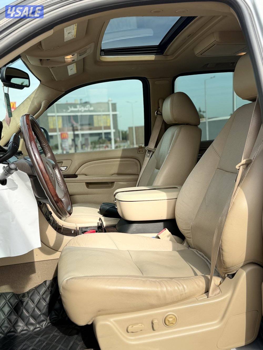 اسكاليد موديل 2010الدرجه الأولي صبغ وكالة كامل المواصفات شرط الفحص8