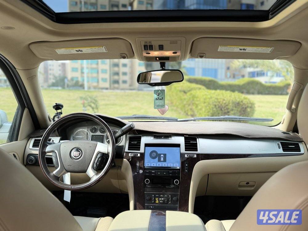 اسكاليد موديل 2010الدرجه الأولي صبغ وكالة كامل المواصفات شرط الفحص9