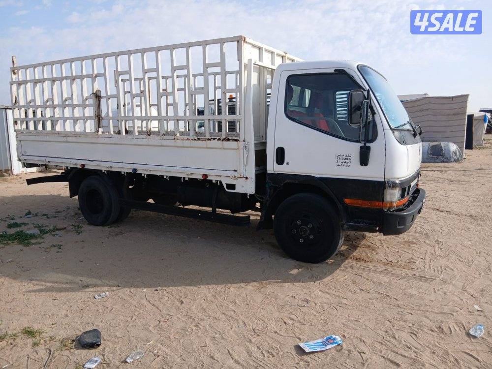 للبيع سيارة هاف لوري الموديل 20042