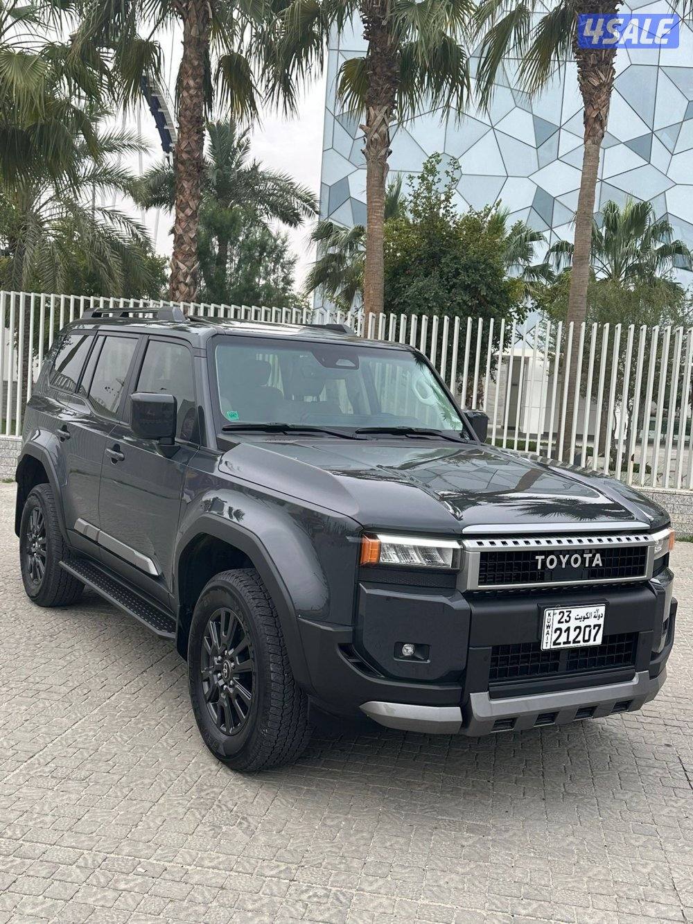 للبيع او للبدل / برادو TX 2025 عداد 13 بحالة وكالة0