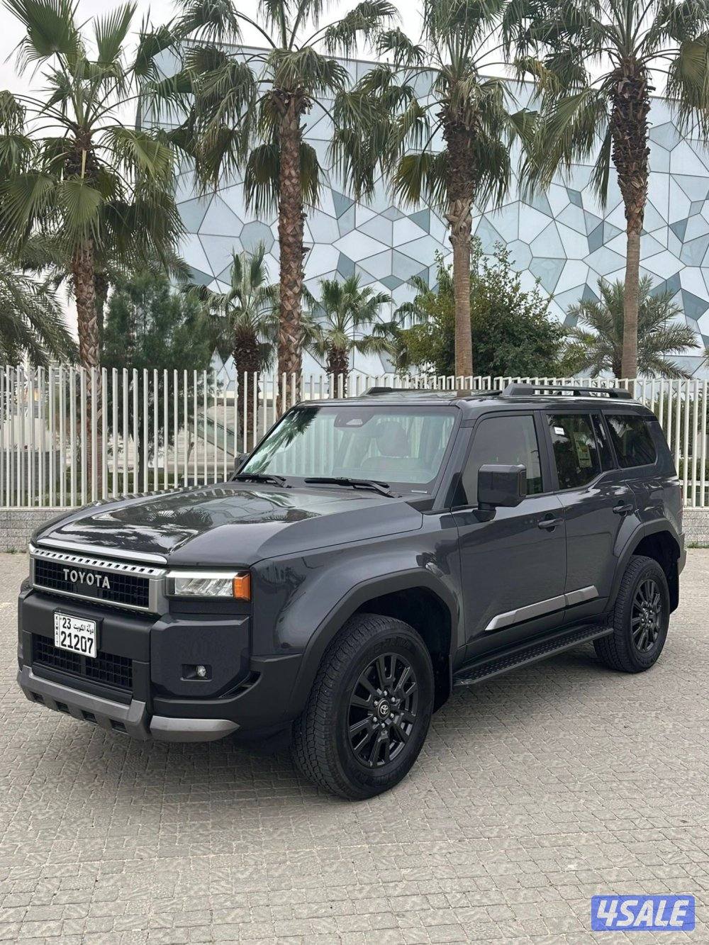 للبيع او للبدل / برادو TX 2025 عداد 13 بحالة وكالة2