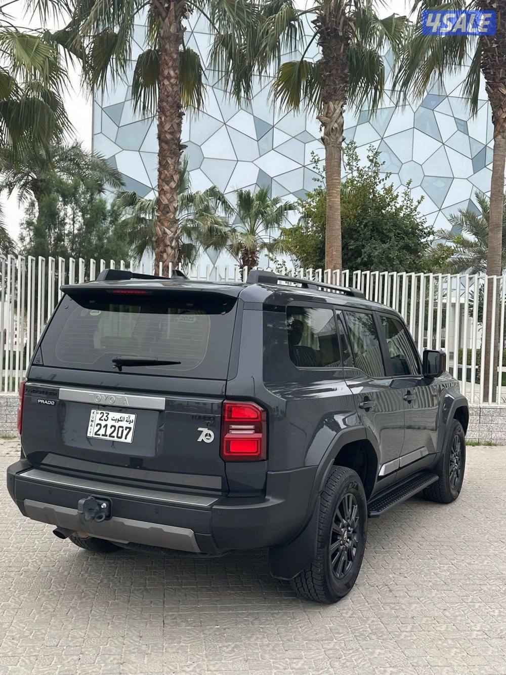 للبيع او للبدل / برادو TX 2025 عداد 13 بحالة وكالة3