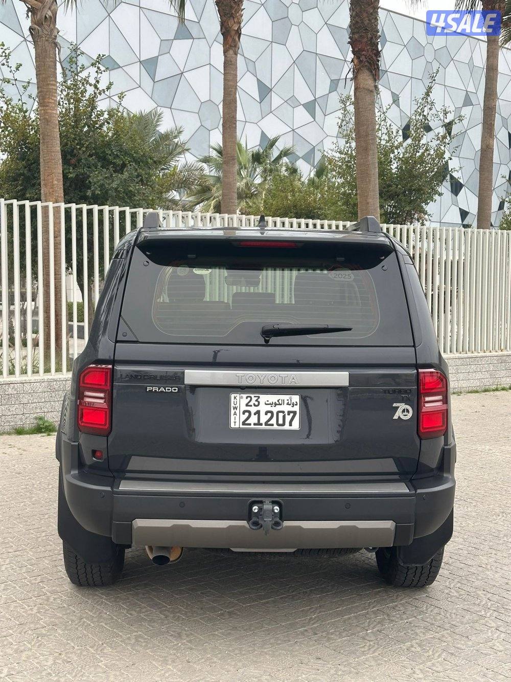 للبيع او للبدل / برادو TX 2025 عداد 13 بحالة وكالة4