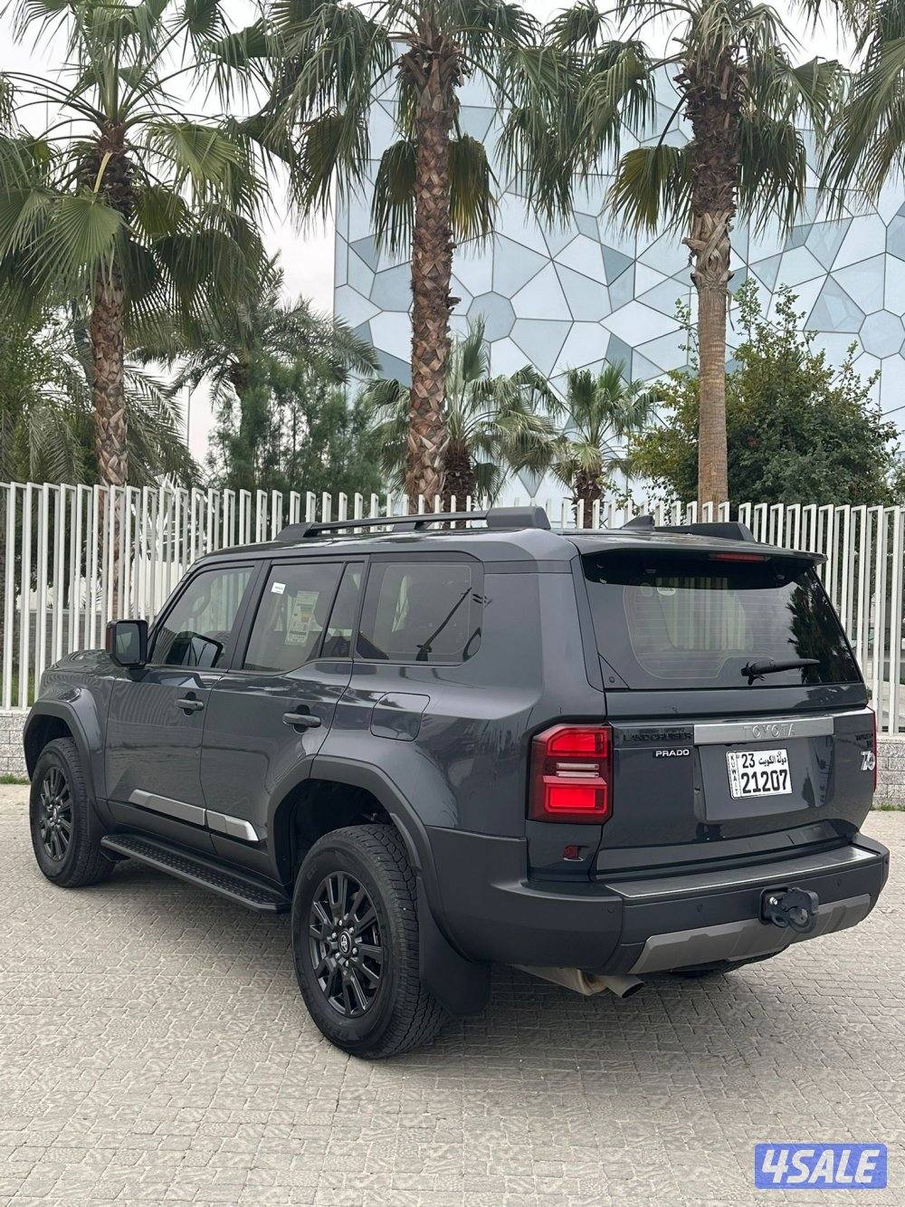 للبيع او للبدل / برادو TX 2025 عداد 13 بحالة وكالة5