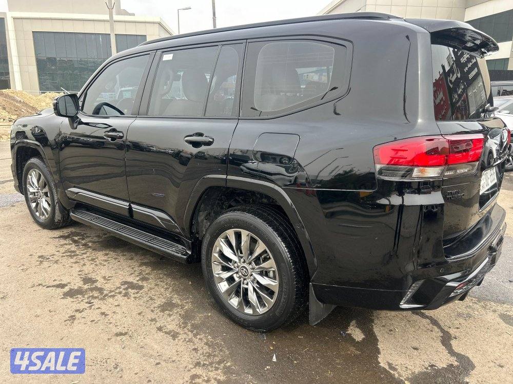 تويوتا لاند كروزر GX.R AEROs
 twin turbo.V6
موديل 2023
ماشى 87.000 k.m1