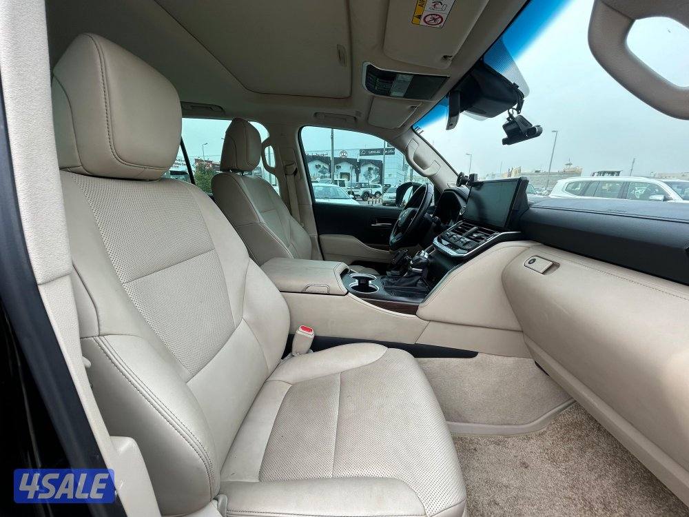 تويوتا لاند كروزر GX.R AEROs
 twin turbo.V6
موديل 2024
ماشى 56.000 k.m4