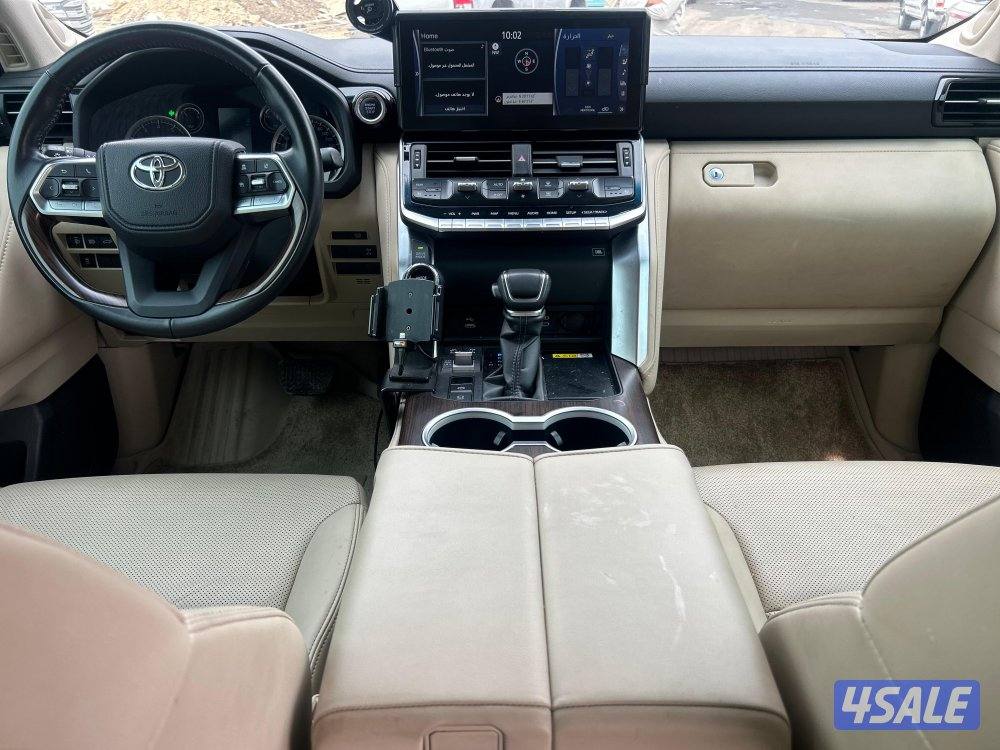 تويوتا لاند كروزر GX.R AEROs
 twin turbo.V6
موديل 2024
ماشى 56.000 k.m6