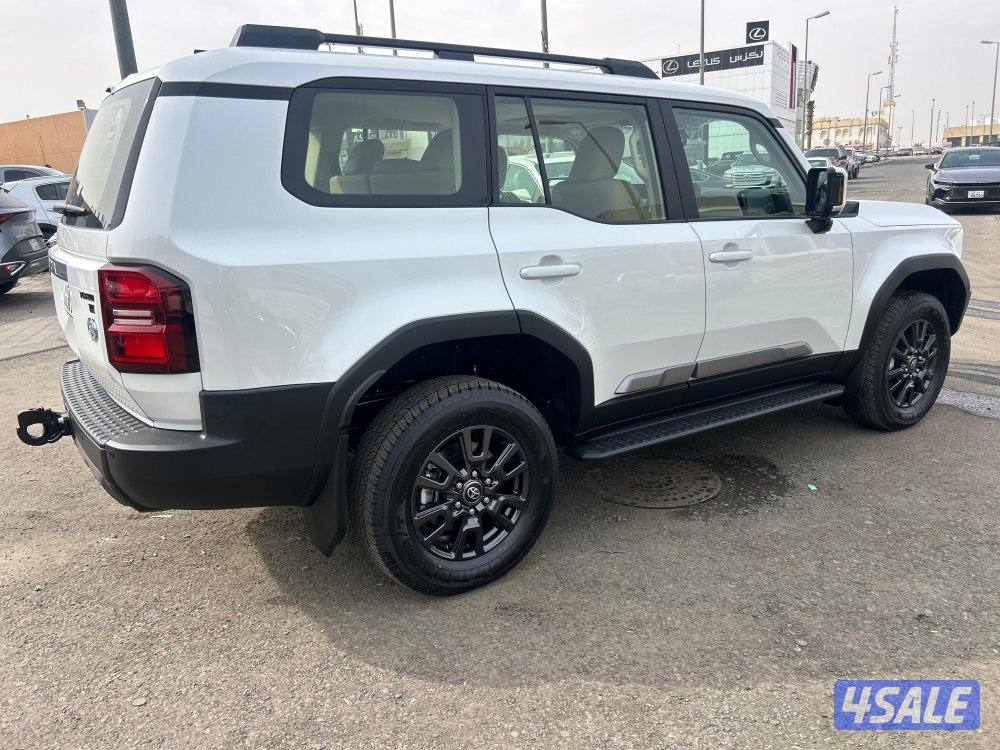 تويوتا برادوTURBO-V4.TX
موديل 2026
اصفار 
وارد الساير.شاشة8بوصة2